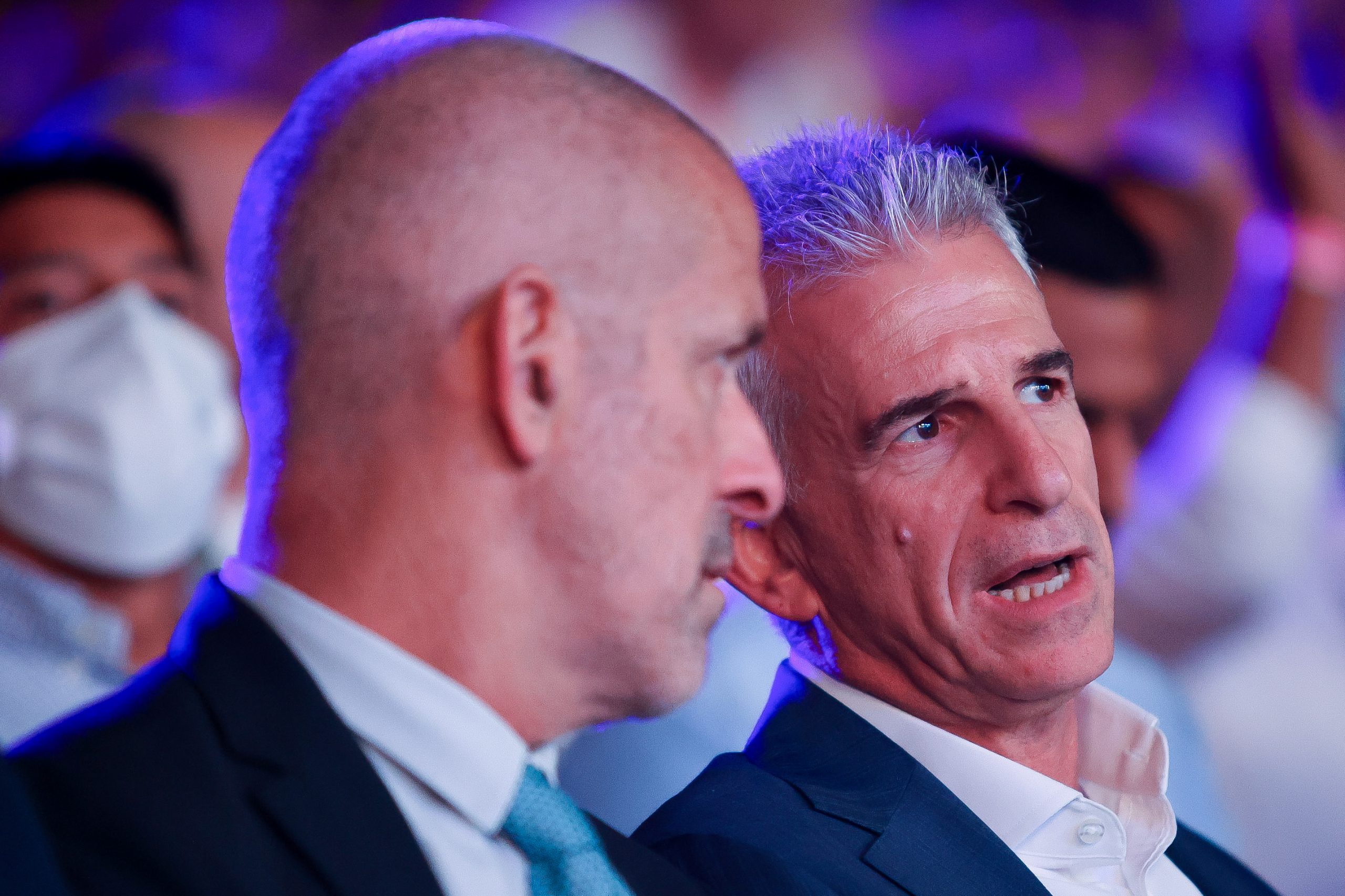 בכיר המוסד מזהיר: "כולנו נשלם את המחיר"