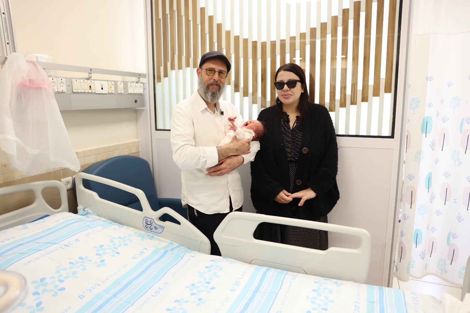 חוזר למקורות: נכדה נולדה לאריק סיני ברמב"ם