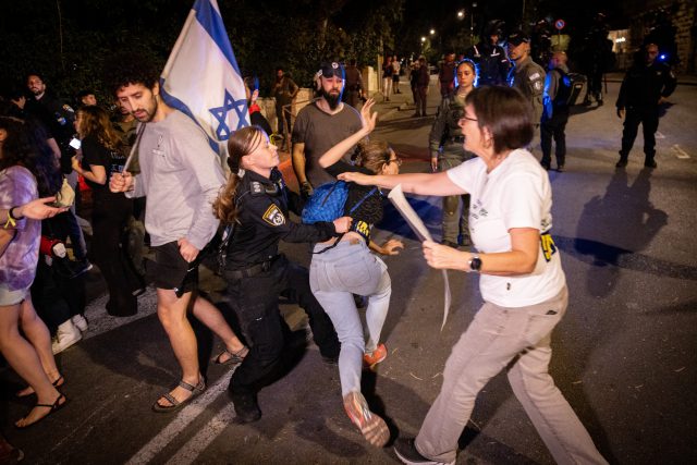 העימותים עם השוטרים בירושלים