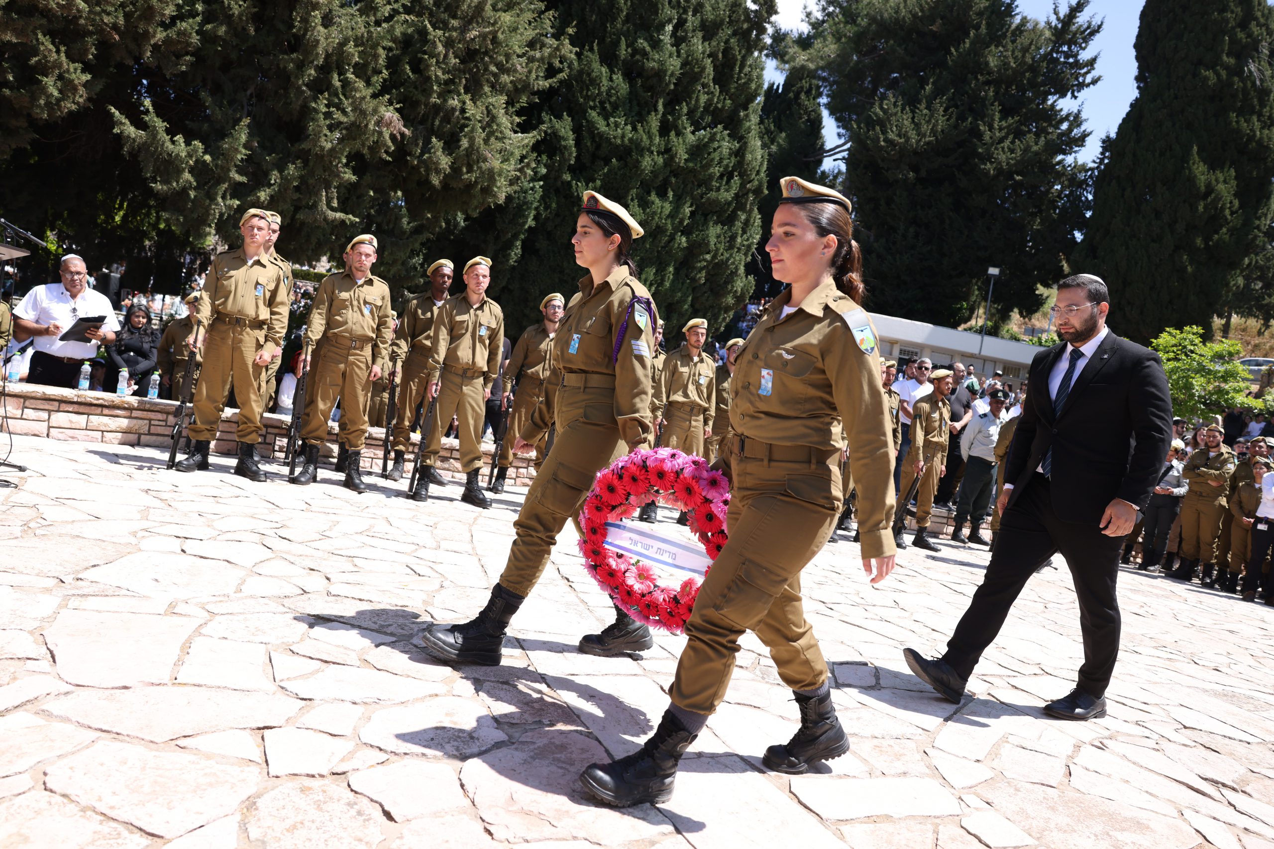 לקראת יום הזיכרון: קריאה לביטול נאומי הפוליטיקאים