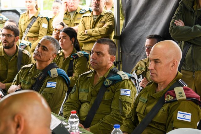 מפקד פיקוד הצפון האלוף גורדין