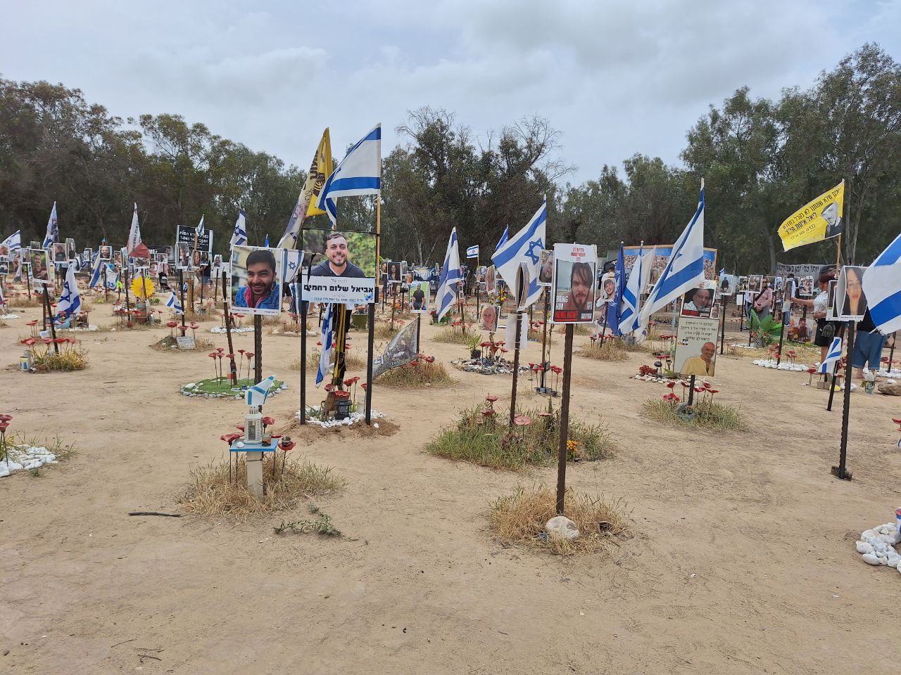'רעים עצובים': ביקור בגיא ההריגה באמצע חג החירות