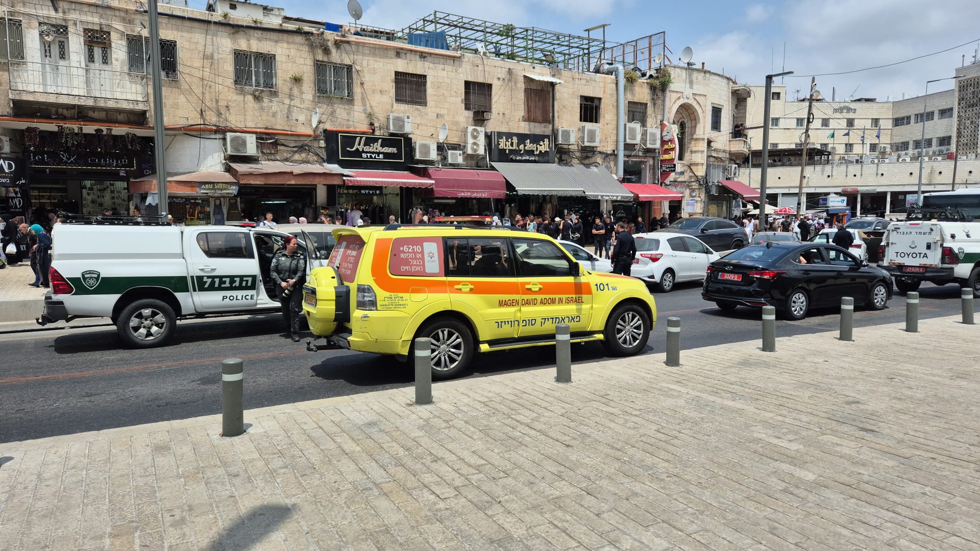 פיגוע דקירה בשער הפרחים: שוטר נפצע, המחבל נוטרל