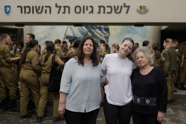 גיבורה ומרגשת: החטופה ששוחררה התגייסה לצה"ל