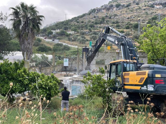 הריסת מבנים ופינוי פלישה חקלאית בכפר ערבי