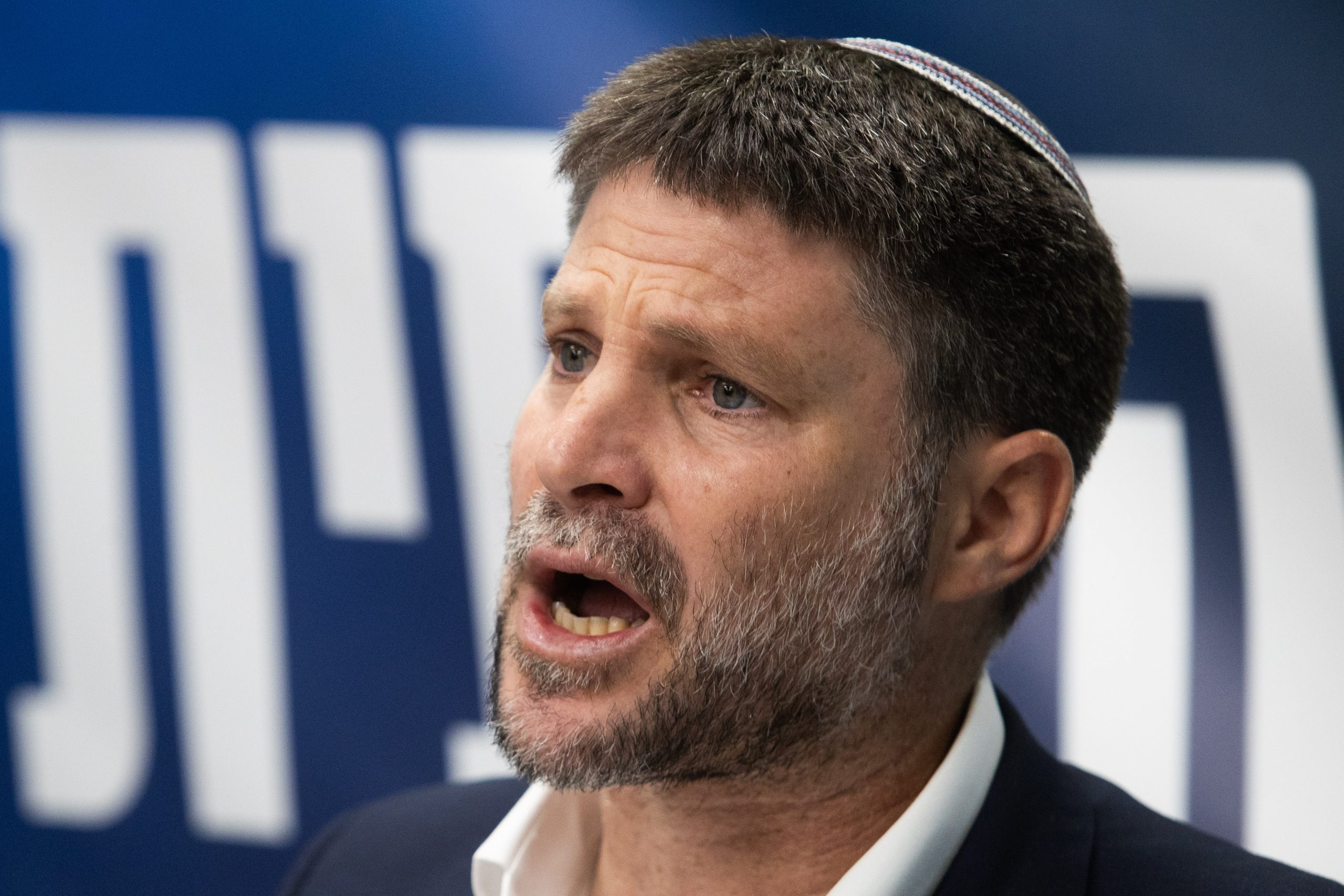 ההורדה בגלל המלחמה, סמוטריץ'