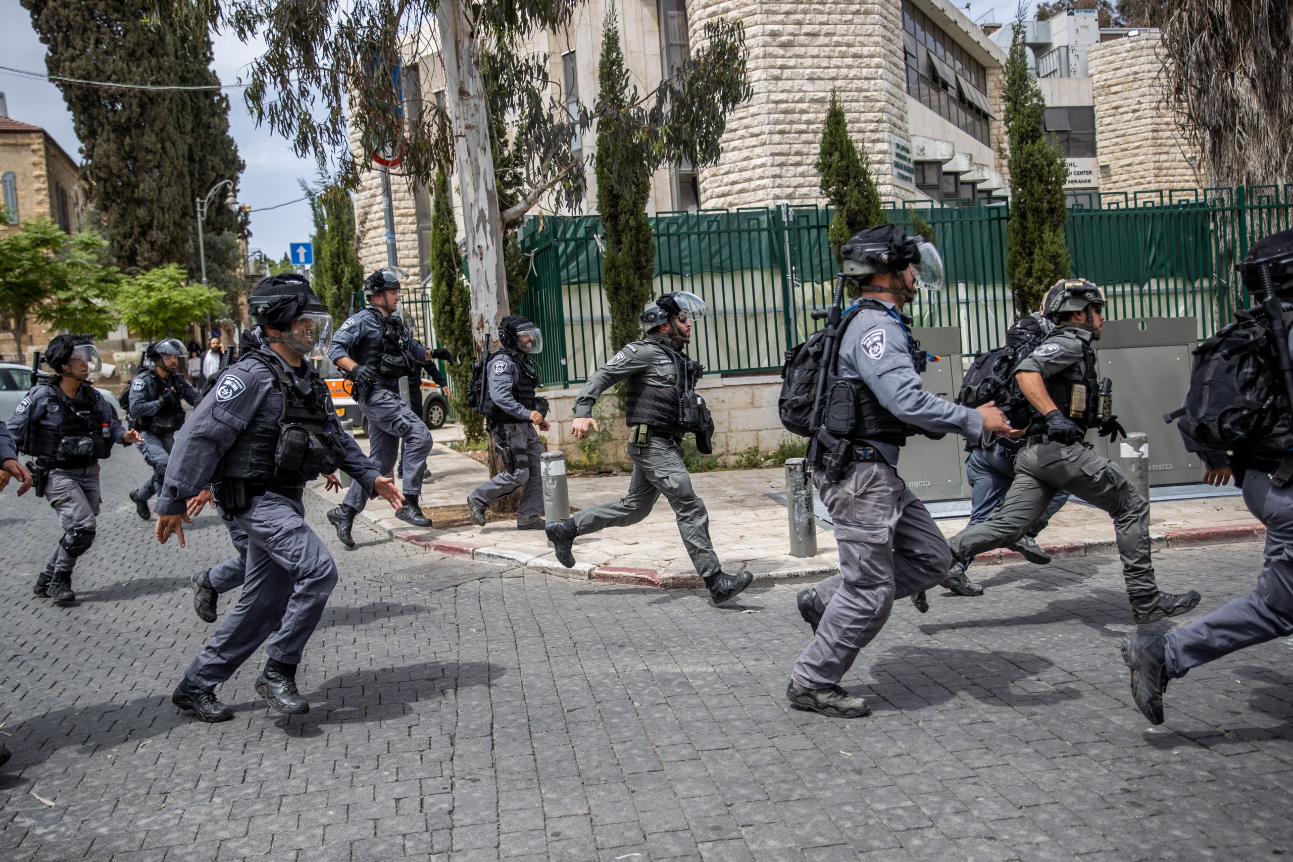 סוכן סמוי חדר לארגוני פשע והביא לפשיטת ענק של המשטרה