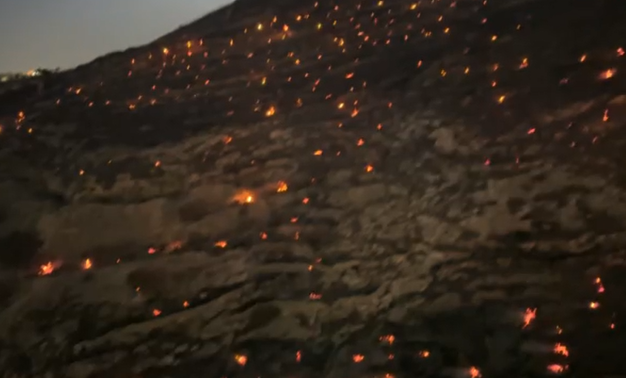פינוי מוסדות חינוך ובתים: שריפה גדולה בהר חומה