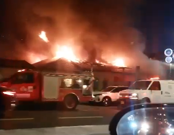 תיעוד: מסעדת "אמא" הירושלמית עולה באש