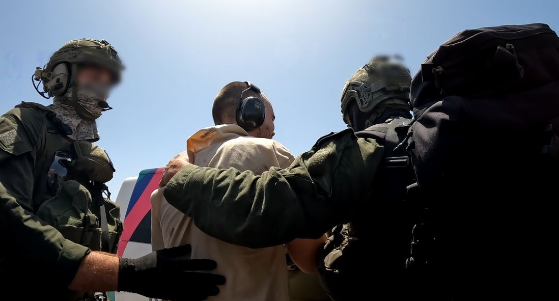 תיעוד חדש ומרגש מחילוץ החטופים: "שלושתם איתנו!"