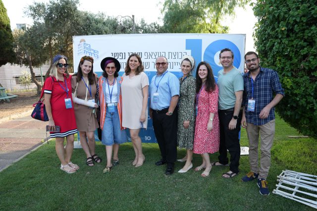קבוצת הווטסאפ הגדולה במגזר הסרוג חגגה עשור