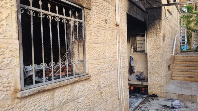 טרגדיה בכוכב יעקב: בת 45 נספתה בשריפה בביתה