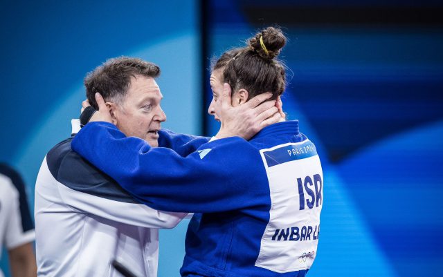 מדליות לישראל: ארד לפיטר פלצ'יק, ענבר לניר בגמר