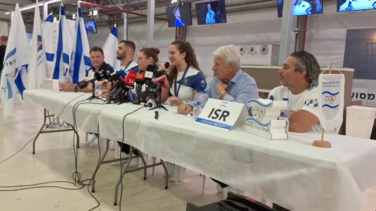 לניר מסיבת עיתונאים