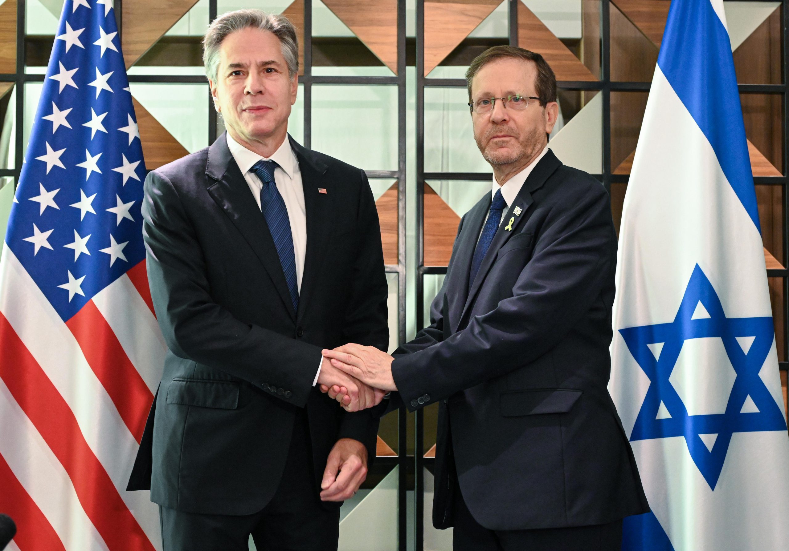 הרצוג נפגש עם בלינקן: יש גורם אחד שמונע עסקה