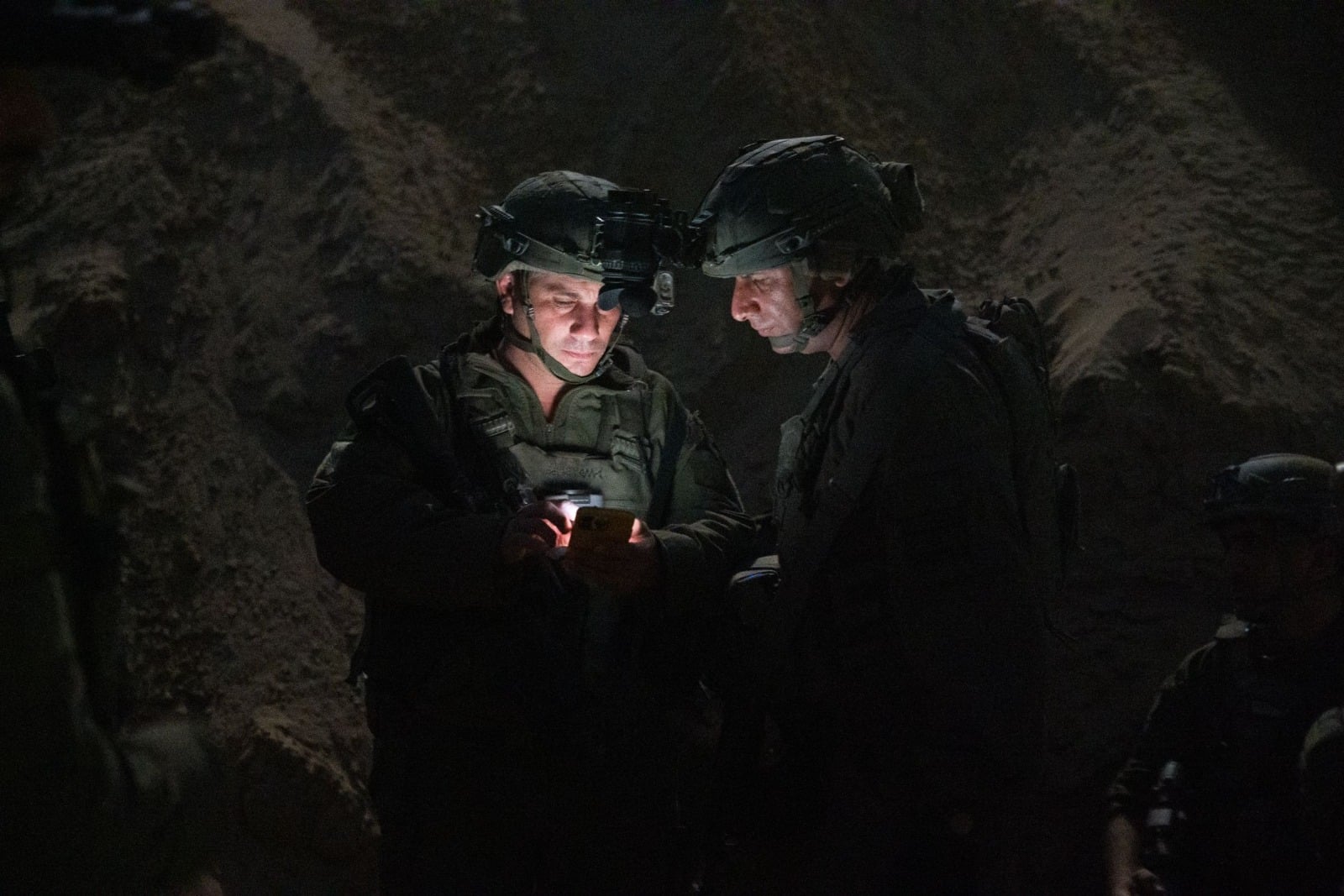 בעומק 10 מטרים: כך חולצו גופות החטופים מהמנהרה