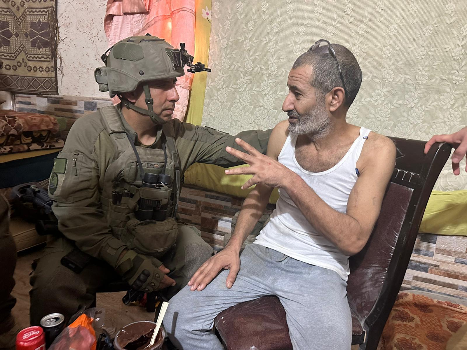 פרחאן קאדי עם מאו"ג 162 לאחר החילוץ