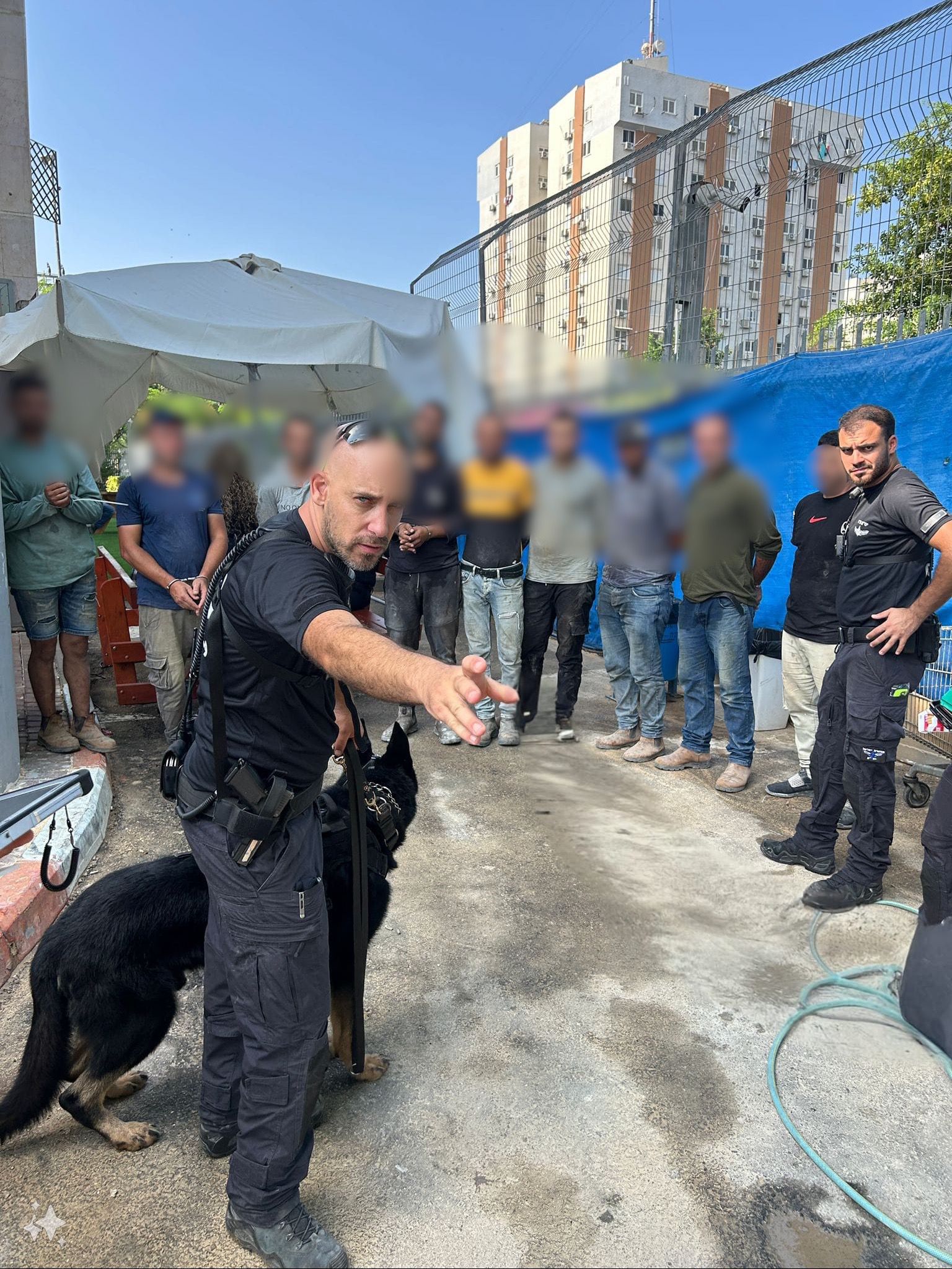 מבצע רחב: 43 שוהים בלתי חוקיים נעצרו בגוש דן