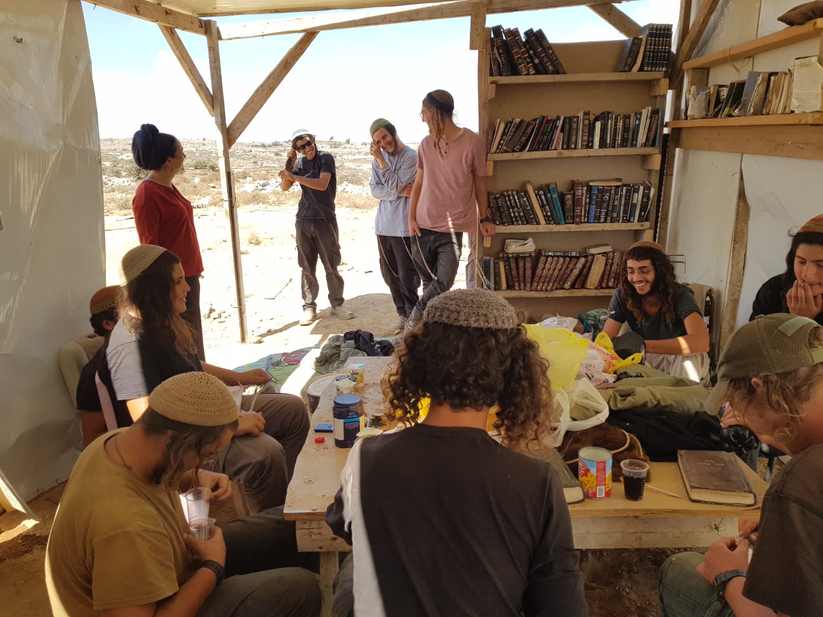 הח"כית מהקואליציה בגבעה שנהרסה: "אתם כמו החלוצים"
