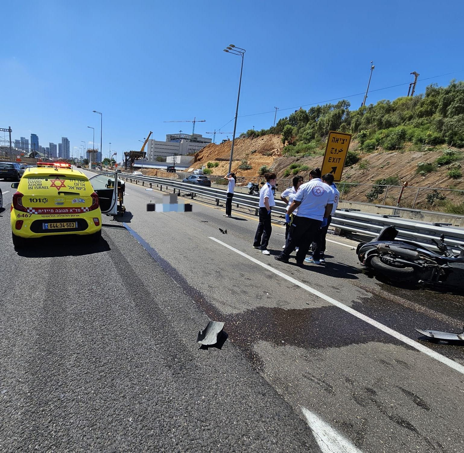 רוכב אופנוע נפגע: הרוג ופצועה קשה בתאונה בכביש 20