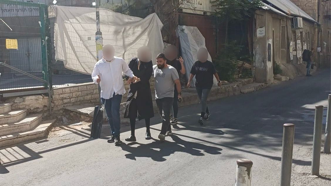 במהלך תהלוכת ראש חודש: פשיטה משטרתית במאה שערים
