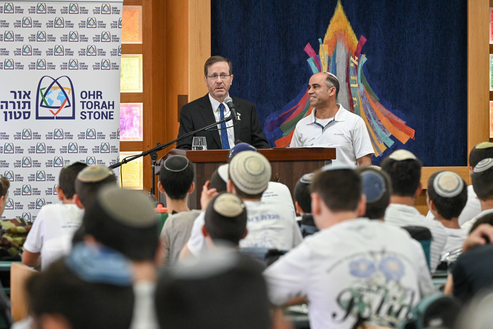 הרצוג בישיבת נווה שמואל: צריכים לנהל מו"מ רציני לעסקה