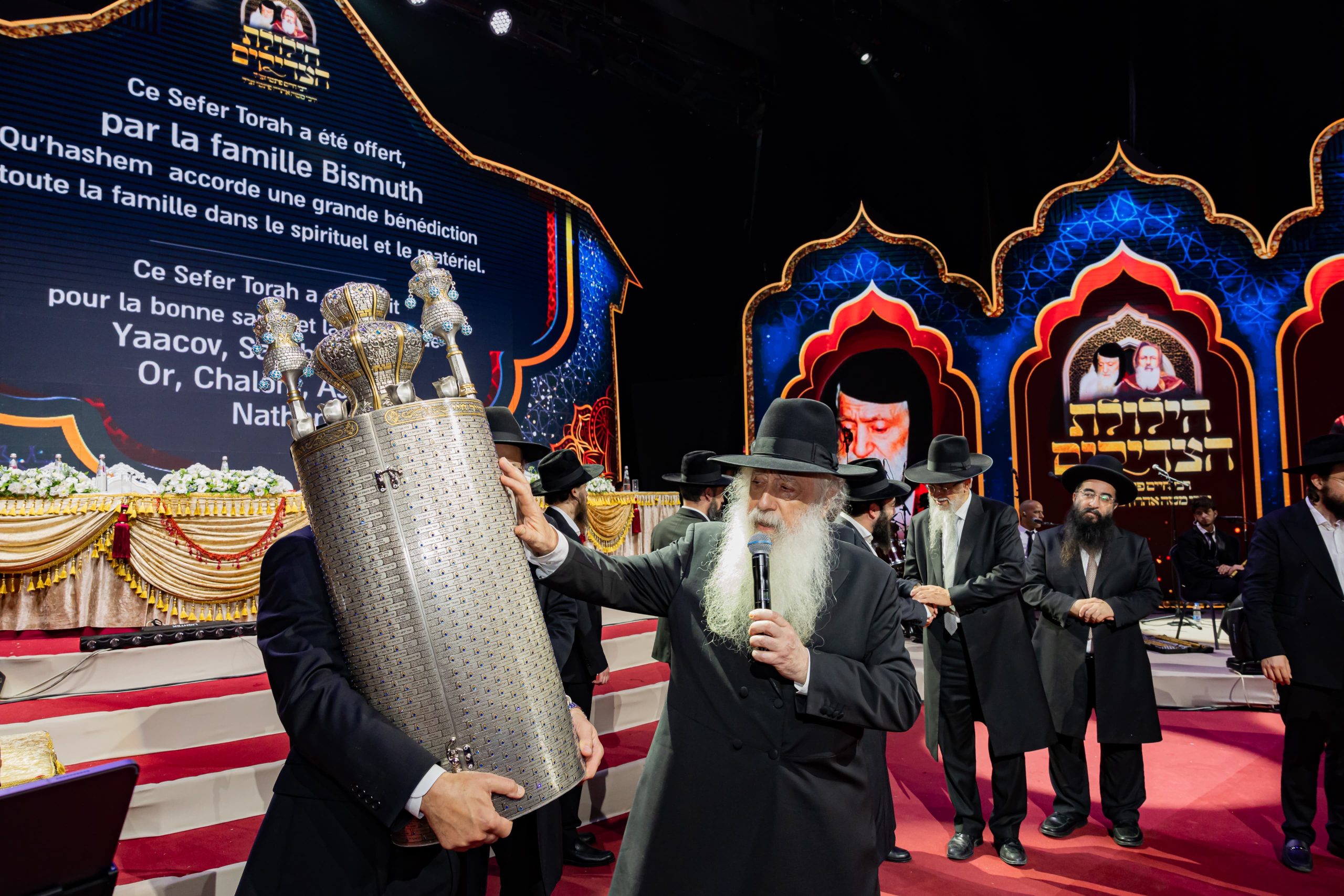 לילה של קדושה: אלפים בהילולת רבי חיים ורבי משה ואהרון פינטו
