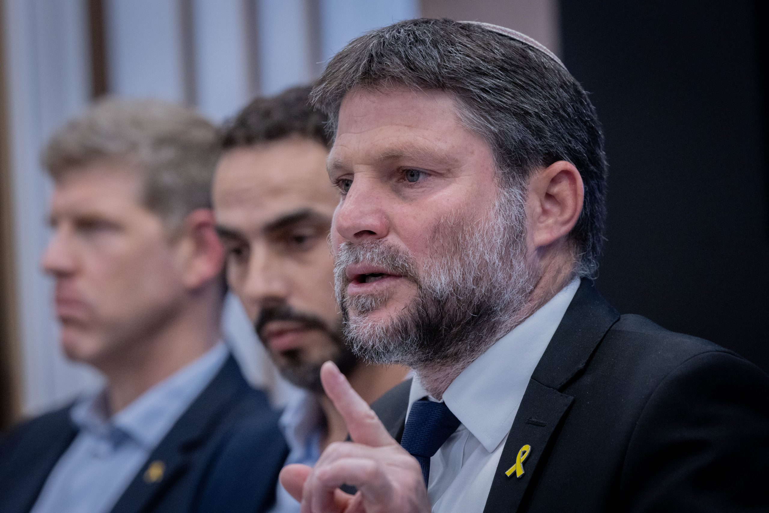 סמוטריץ' על טיסת נתניהו בשבת: "זה לא רק מותר – זו מצוה"