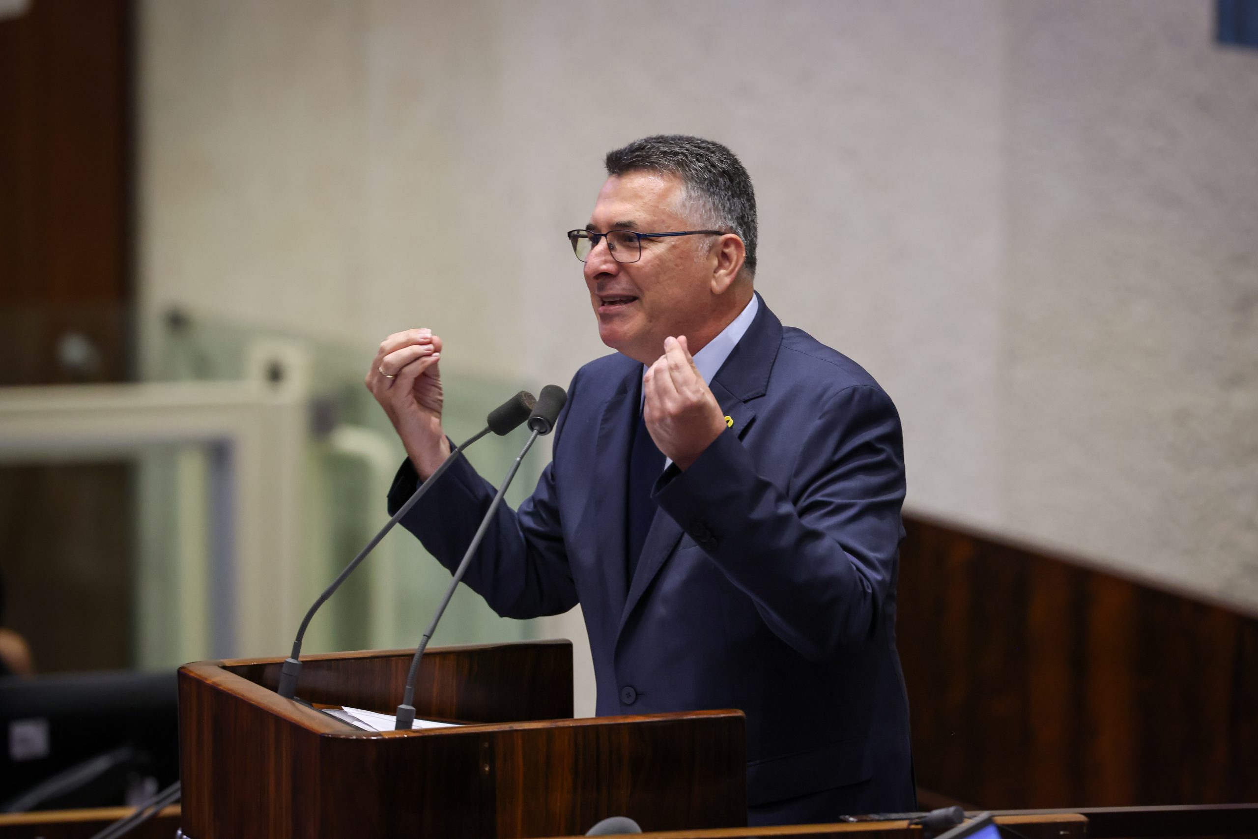 סער מגיב ללפיד: "העידן של הרכנת הראש בפני שונאים הסתיימה"