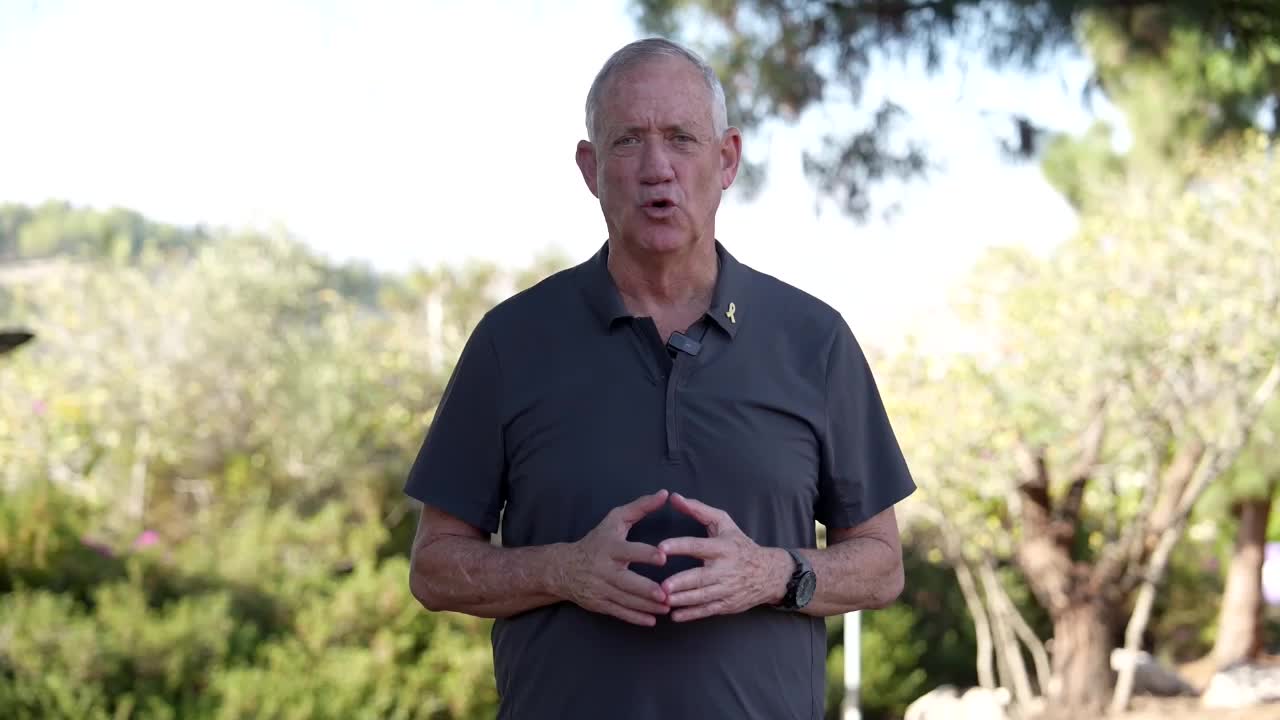 גנץ: "הפעולה הקרקעית בלבנון חייבת להימשך ולהתרחב"