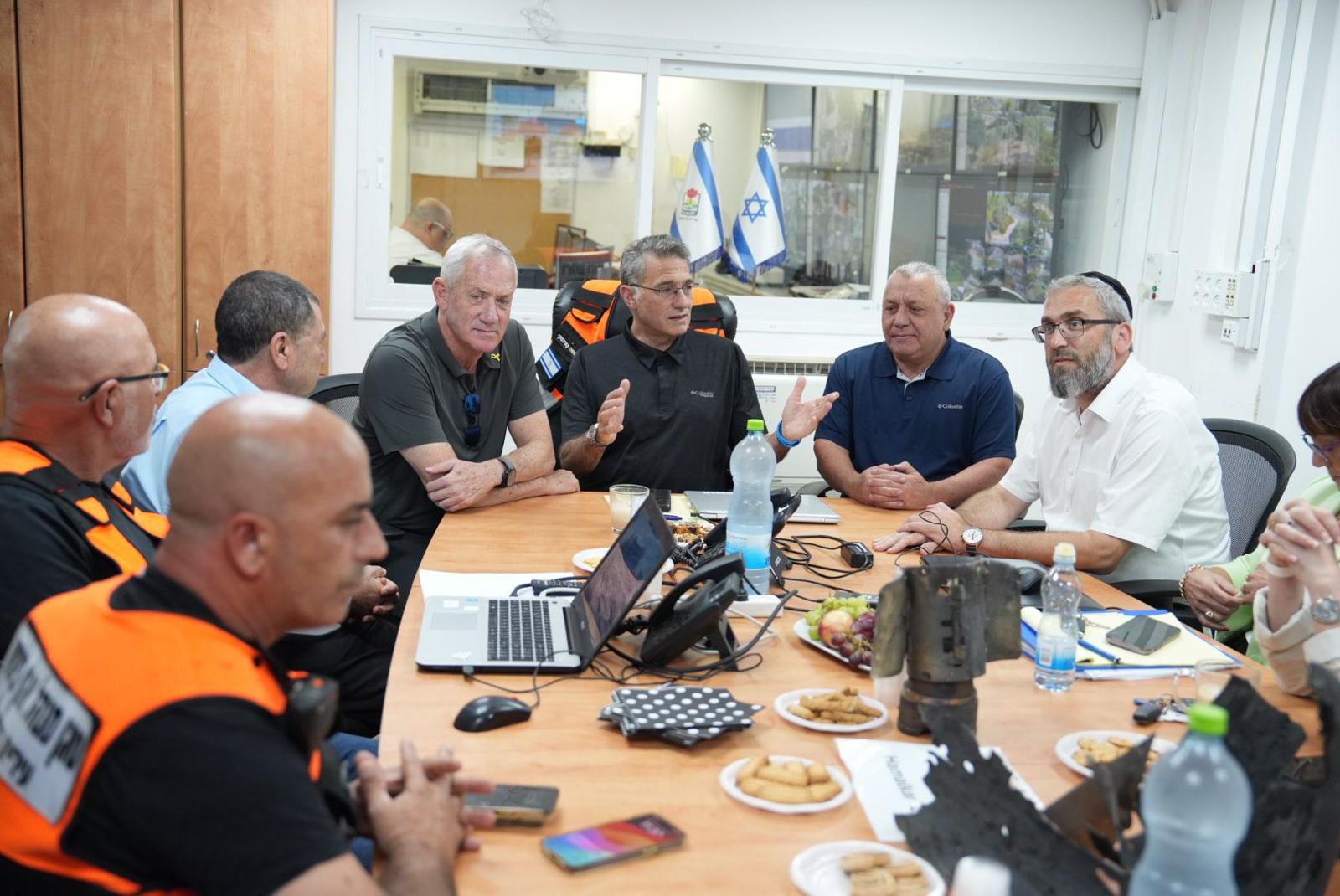 גנץ ואיזנקוט בכרמיאל (ללא קרדיט)