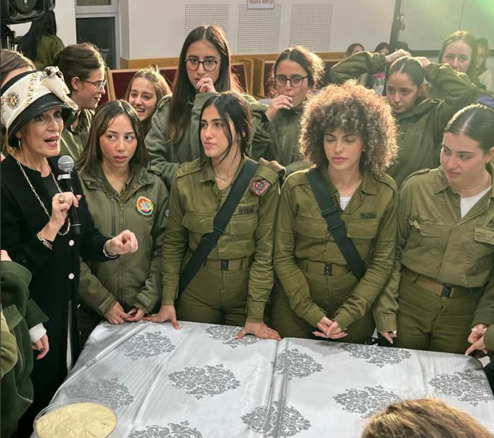 האחות השכולה בגיל 35 התגייסה לצה"ל: "באתי להוסיף אור"