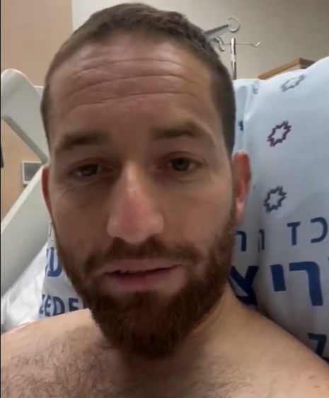 עיתונאי כאן 11 מעדכן במצבו מבית החולים. צפו