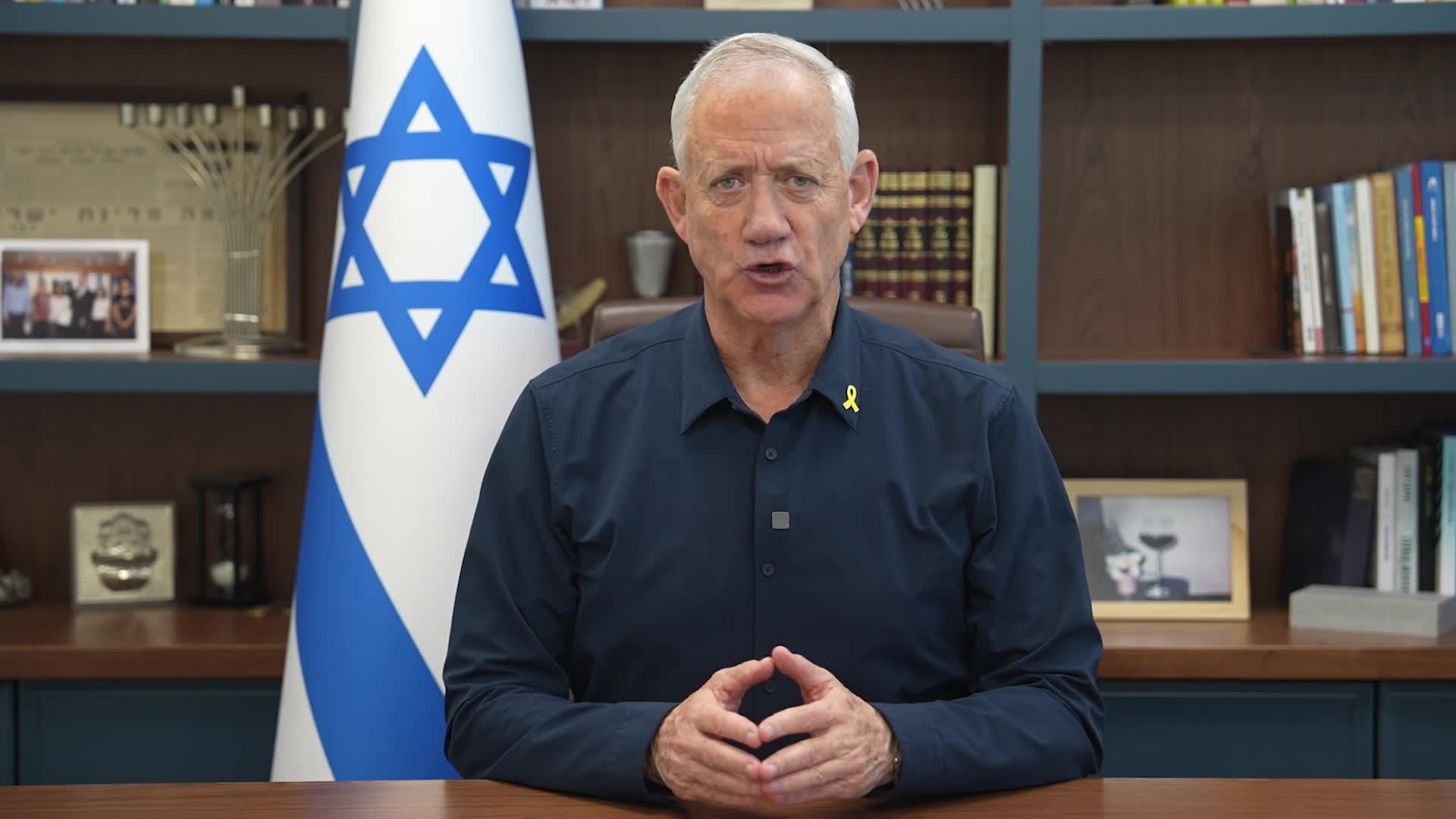 גנץ נגד לוין: "בוחר דווקא עכשיו להמשיך ולהחליש את לוחמינו"