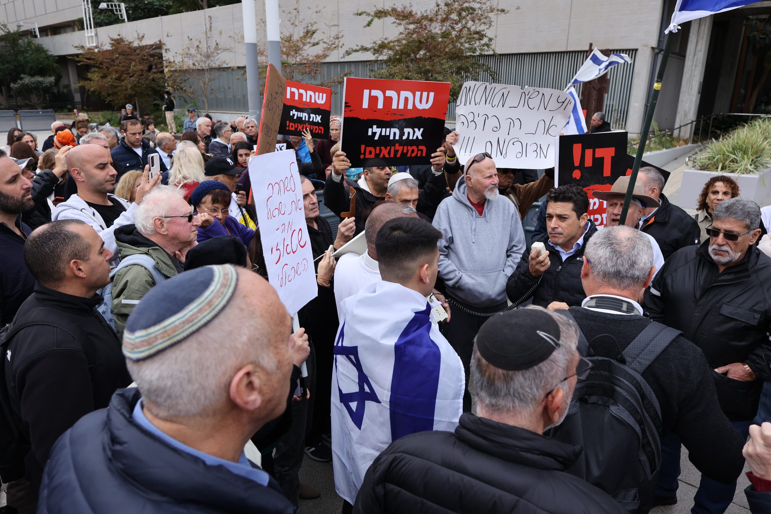 שיקלי מחוץ לדיון על פלדשטיין: "הפרקליטות ירדה מהפסים"