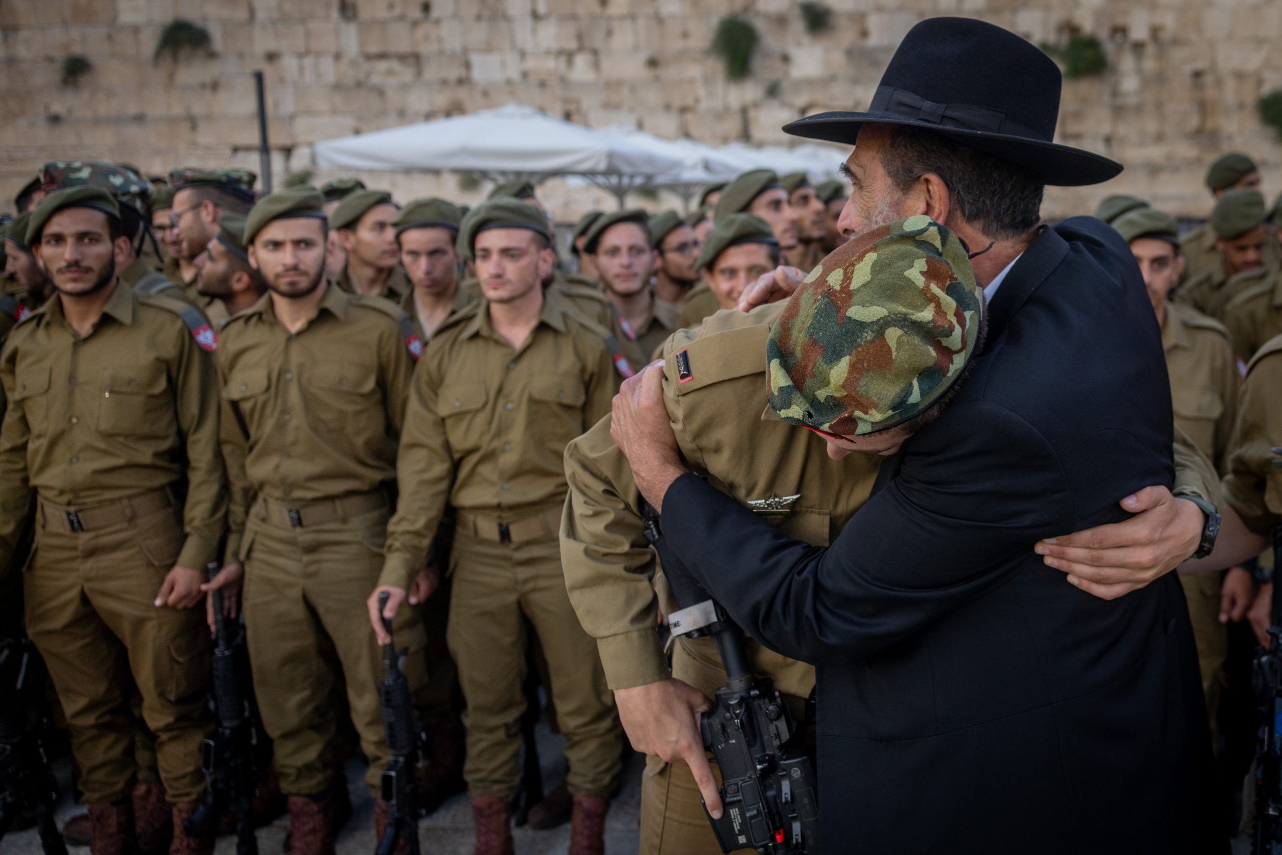 השבעה של הגדוד החרדי נצח יהודה (למצולמים אין קשר לנאמר בכתבה)