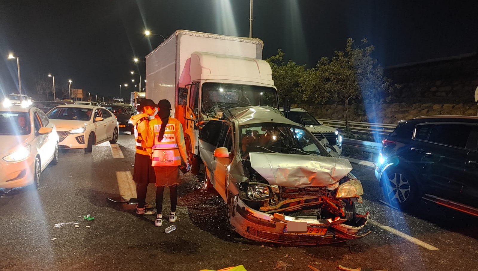 פצוע קשה ו-3 בינוני מפגיעת משאית ברכבים ברמלה