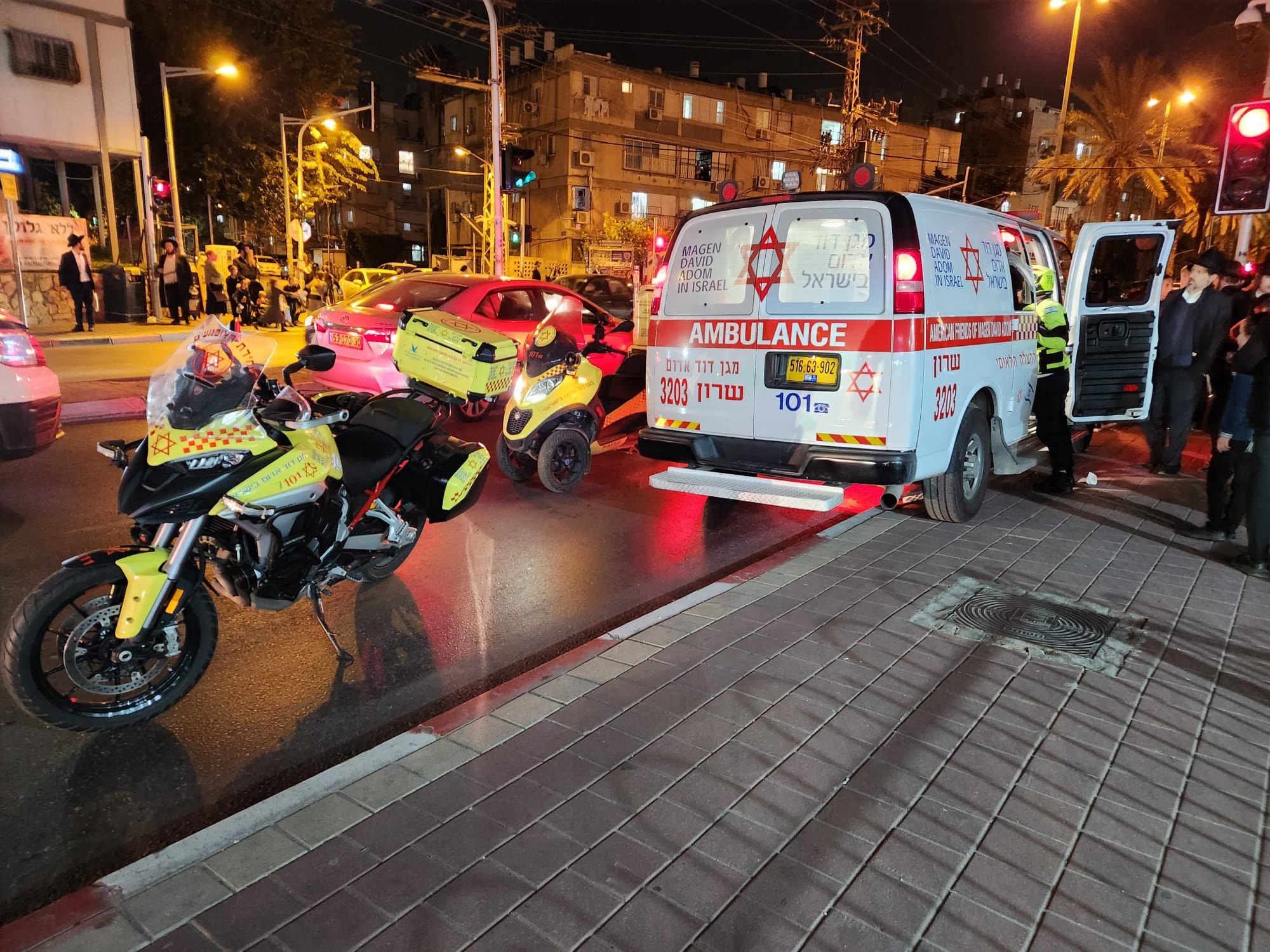 בני ברק: רכב דרס שני אזרחים, חשד לפיגוע