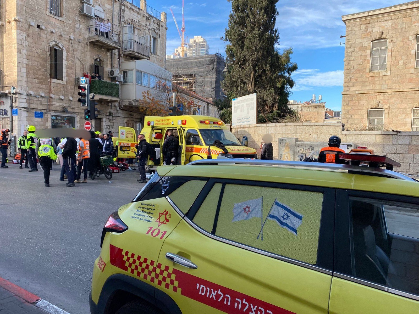 שריפה פרצה בפנימיה בירושלים: עשרות פצועים משאיפת עשן