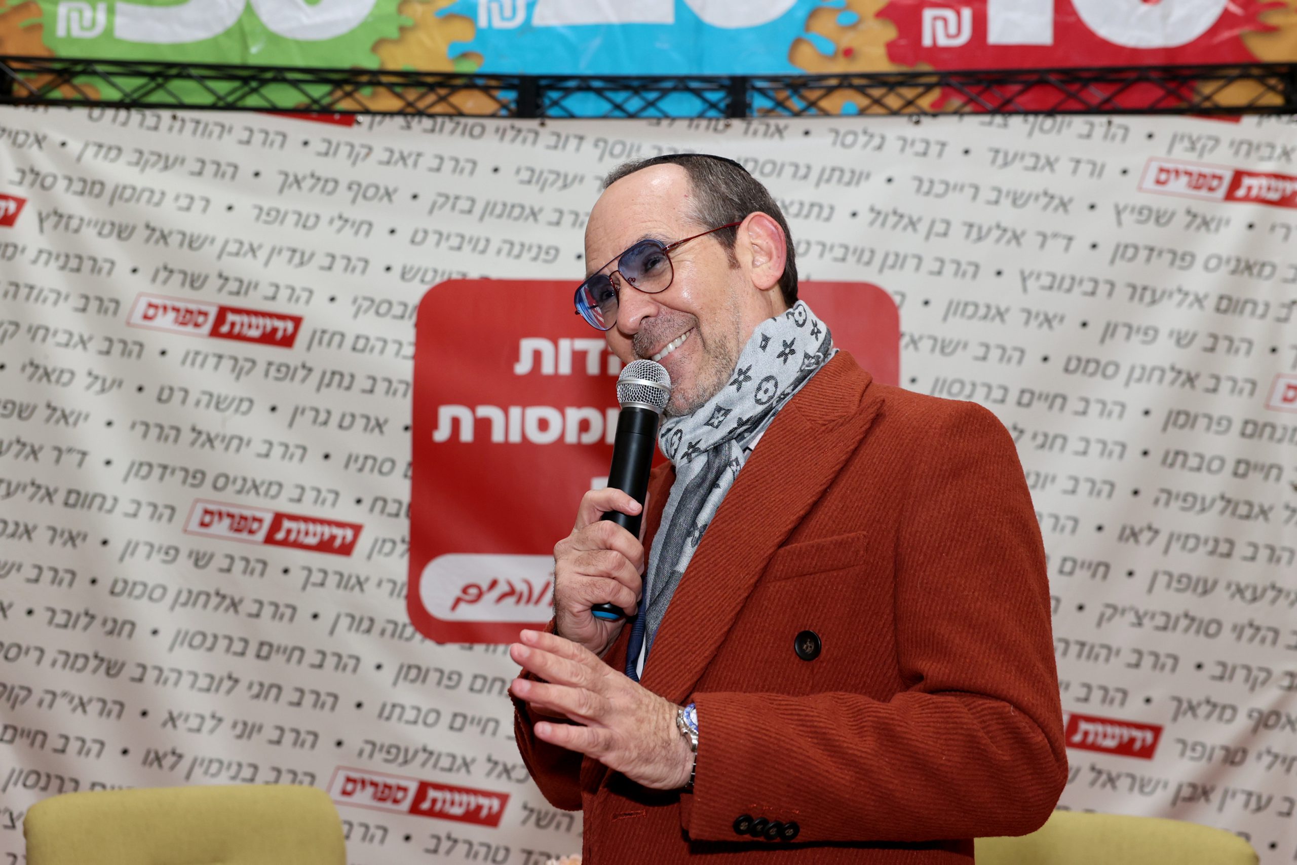 למרות הכל: מנחם הורביץ הגיע למפגש השנתי של עיתונאי המגזר