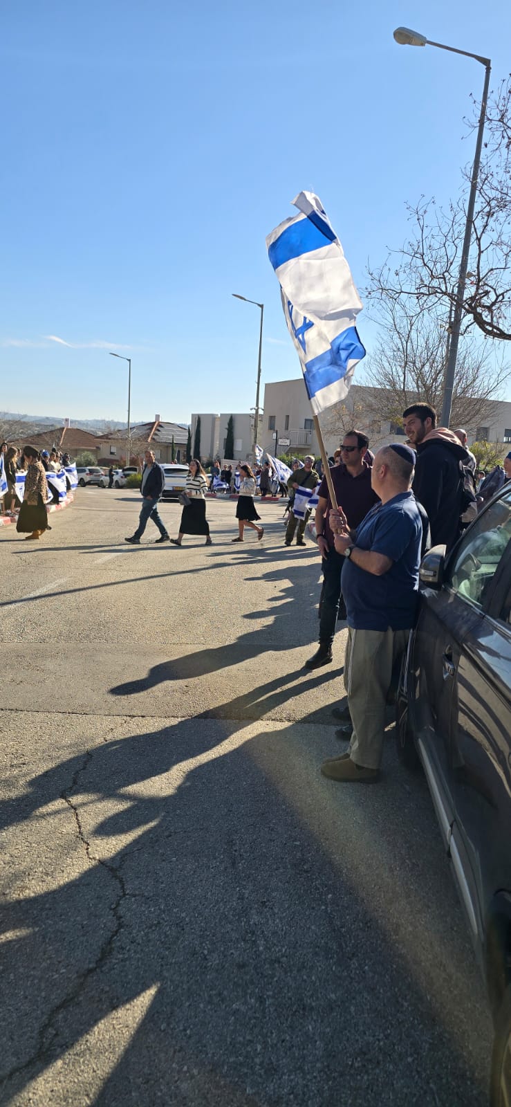 בדגלים ובדמעות: בברוכין ליוו את סמ"ר נבו פישר בדרכו האחרונה