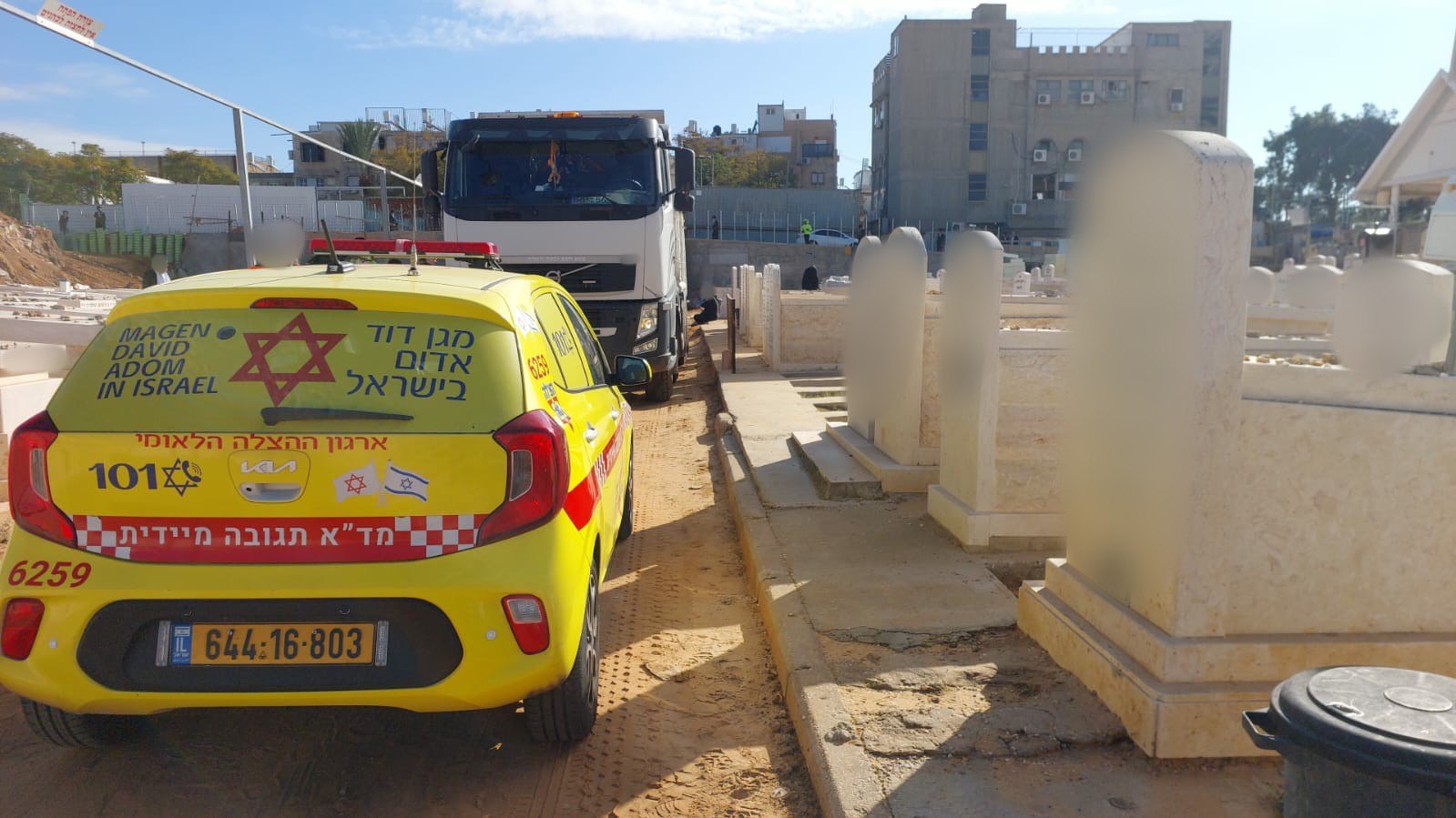 "לכודה תחת משאית": הרוגה בתאונה קשה בבני ברק