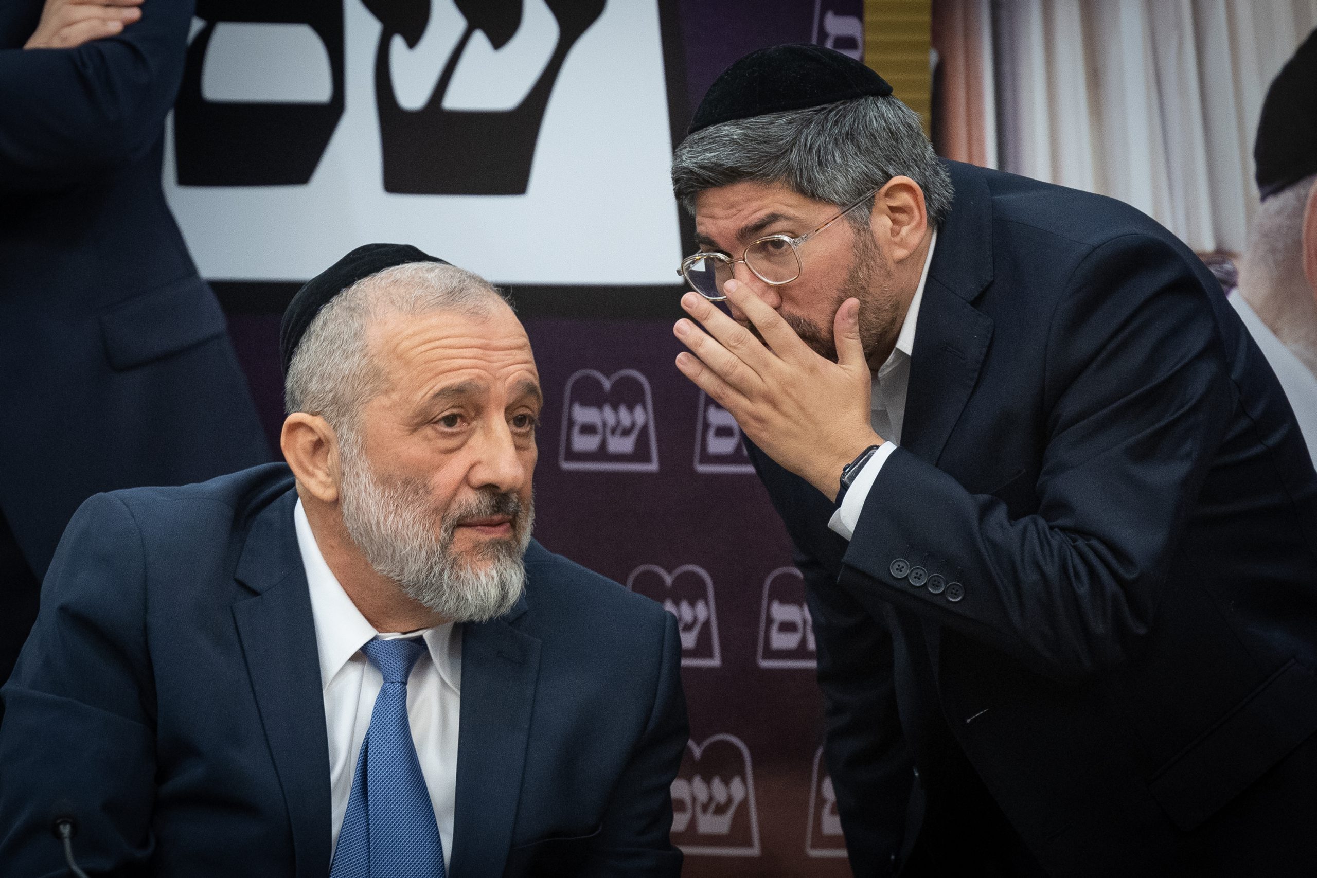 דובר ש"ס מבהיר: "לא מתכוונים להפיל את הממשלה"