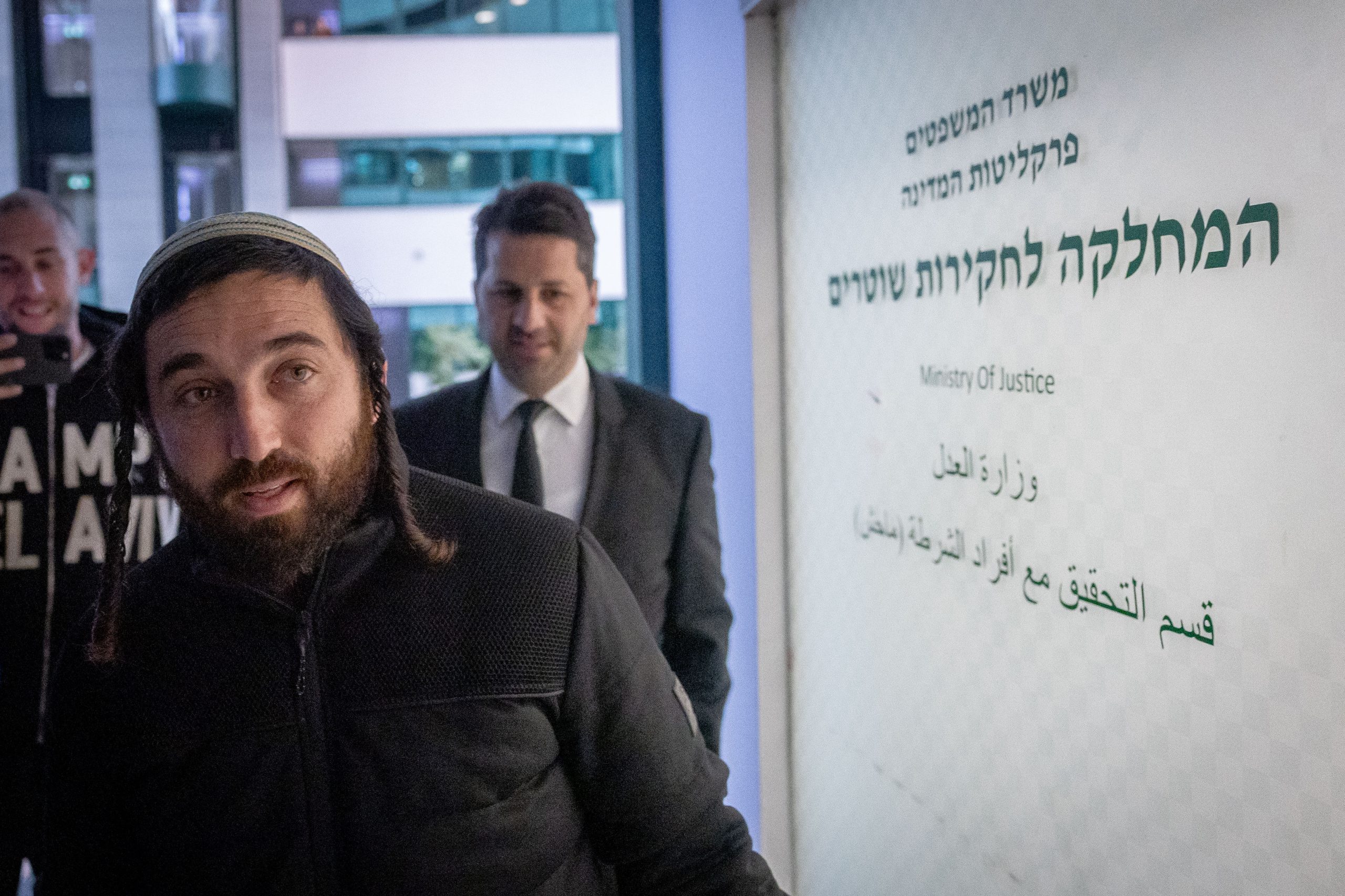 צבי סוכות לאחר החקירה: "תחושה של סימון עיגולים מסביב למטרה"