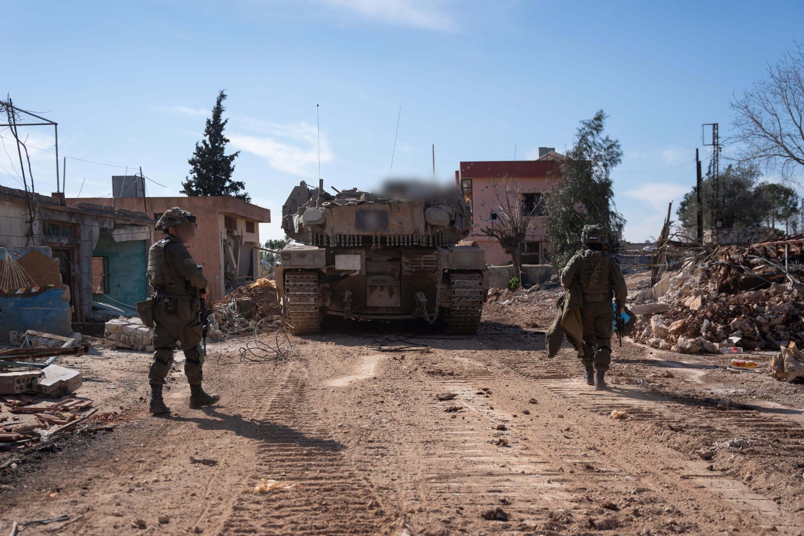 שבוע לתאריך הנסיגה: צה"ל ממשיך להשמיד אמל"ח בדרום לבנון