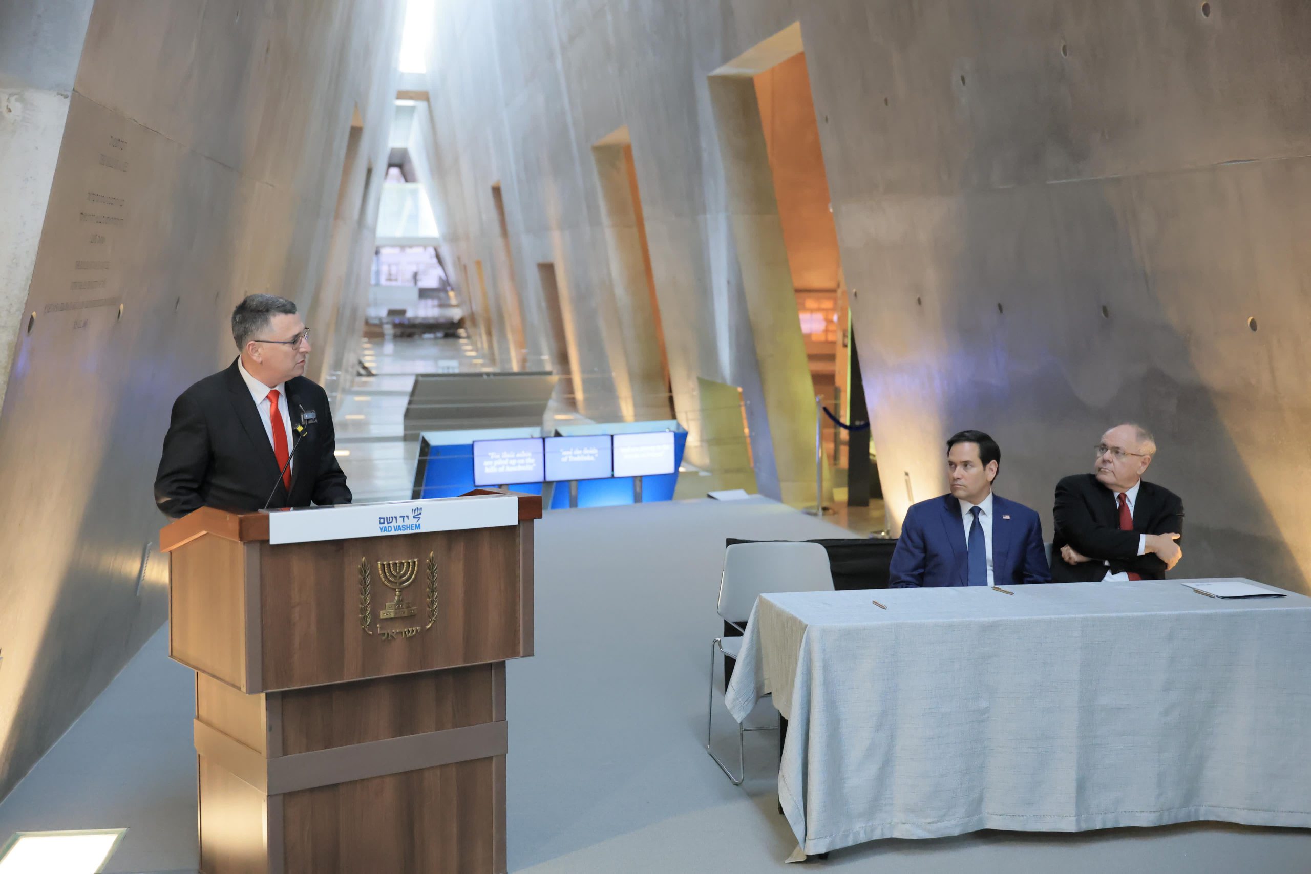 סער ורוביו ביקרו ביד ושם: "האנטישמיות החדשה היא רדיפת ישראל"