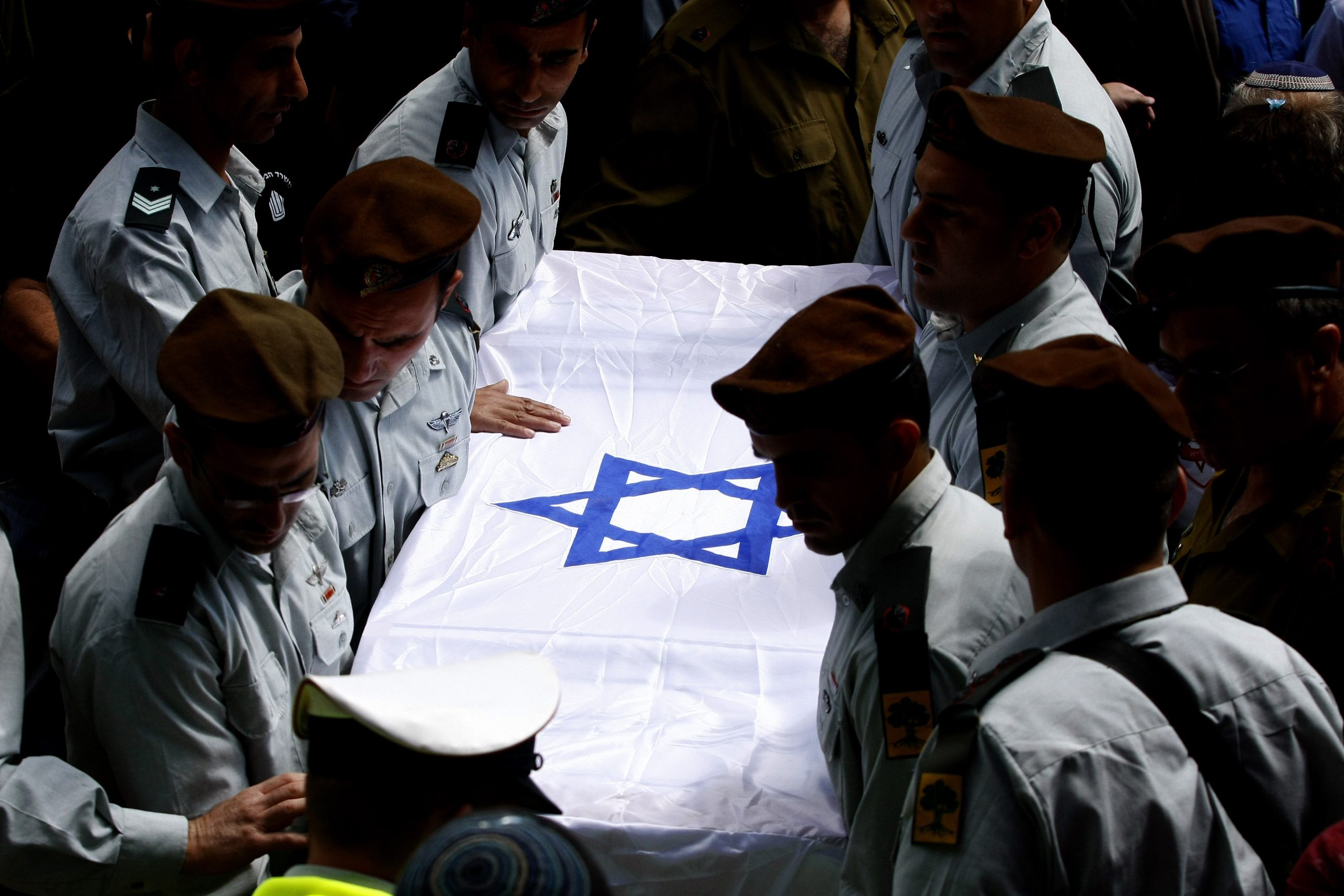 עם הגעת החללים יתקיים טקס קצר. כך הוא יתנהל