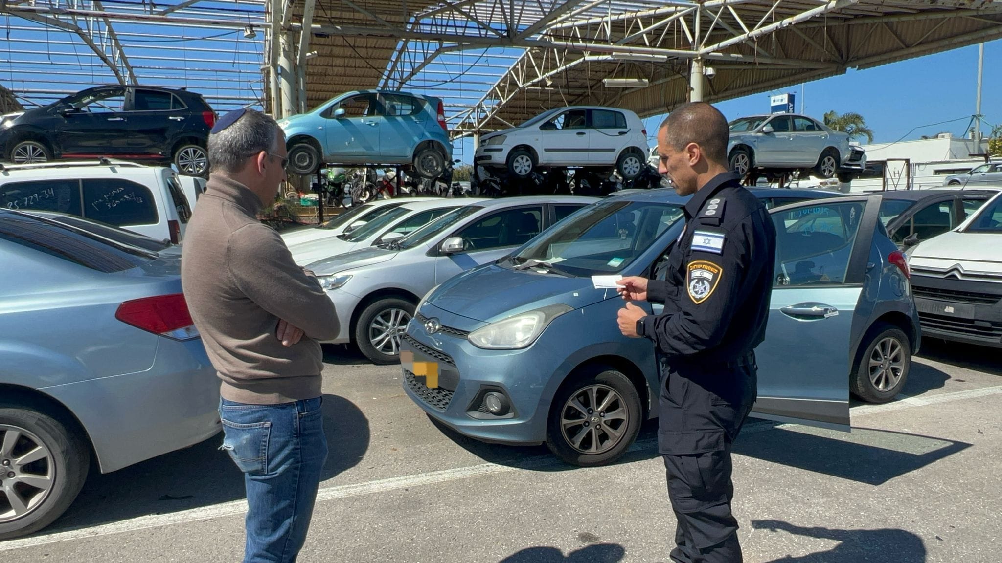 מתנה מיוחדת: המשטרה החזירה לכלה את הרכב שנגנב ביום החתונה