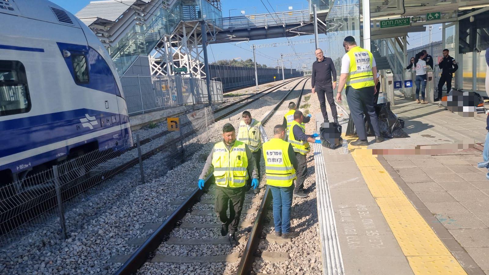 טרגדיה: בן 55 נהרג מפגיעת רכבת בהרצליה