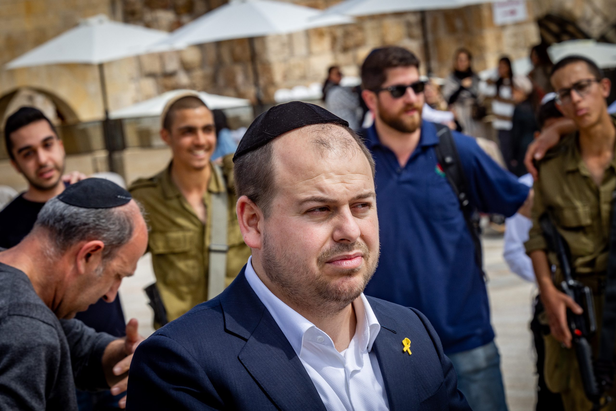 גם זאת תרומה של שי גראוכר: יעקב שוואקי קורא קדיש